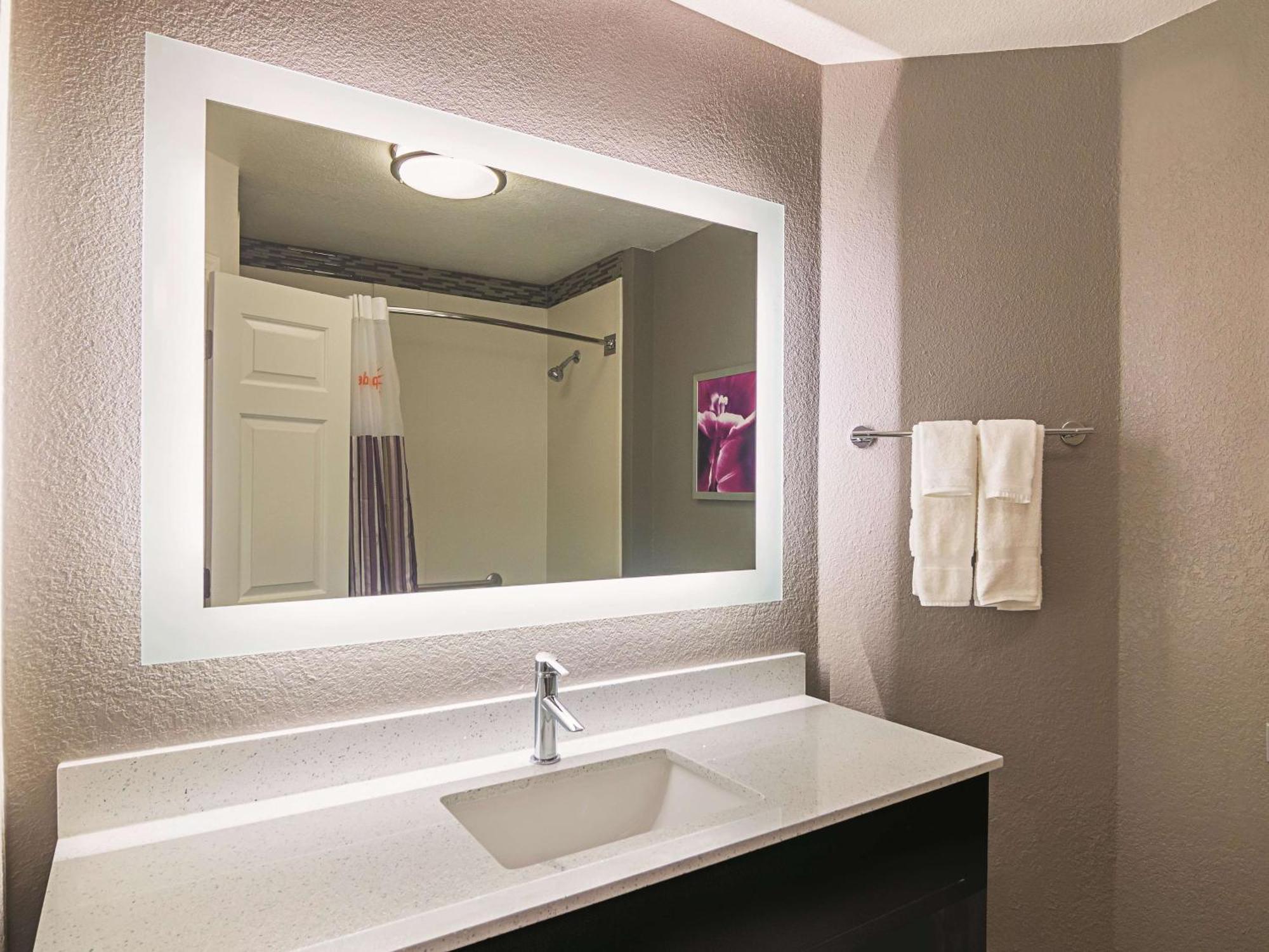 Deluxe Double or Twin Room,1275770410:JPEG